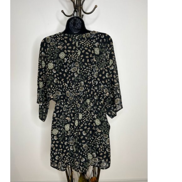 Don’t Ask Why Womens Low Cut & Loose Fitting Floral Romper Size 4 Black - Picture 4 of 4